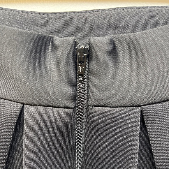 ASOS Black Pleated Knee Length Midi Skirt US Size 2 Back Zip Closure - Picture 6 of 11